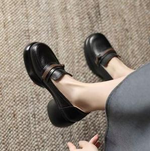 <span class=keywords><strong>Scarpe</strong></span> da <span class=keywords><strong>Donna</strong></span> <span class=keywords><strong>con</strong></span> <span class=keywords><strong>Tacco</strong></span> Alto Autunnali Eleganti Punta Quadrata Alta Qualità in Pelle per Ufficio <span class=keywords><strong>con</strong></span> <span class=keywords><strong>Tacco</strong></span> Spesso - Product Image 3
