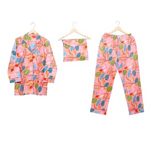 Ensemble de pyjama en coton 3 pièces pour femmes, imprimé floral, manches longues, vêtements de nuit doux pour l'été, col rabattu, style décontracté - Product Image 1