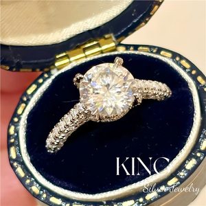 Anillo de Moissanita King Silver Jewelry, Plata de Ley S925, Chapado en Oro, Anillo de Boda para Mujer, Engaste Pavé - Product Image 1