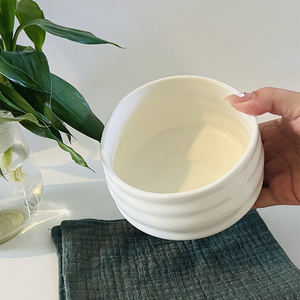 ชุดชามมัทฉะเซรามิกทำมือสีขาวหรือดำแบบญี่ปุ่น รุ่นพิเศษ นมขาวบริสุทธิ์ - Product Image 1