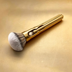 Ensemble de pinceaux de maquillage magnétiques dorés 5-en-1, portables, grand pinceau à poudre, pinceau fin pour eye-liner, pinceau pour le visage - Product Image 6