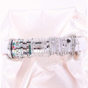 Haute qualité En Acier Inoxydable Mode 18K <span class=keywords><strong>Or</strong></span> Bijoux Charme Bracelets Zircon <span class=keywords><strong>Bracelet</strong></span> Couple <span class=keywords><strong>Bracelet</strong></span> pour Femmes Hommes - Product Image 5