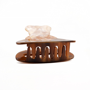Pinza de Pelo de Acetato con Diseño de Oso de 8cm, Estilo Japonés y Coreano, Vintage y Moderno, Accesorio para el Cabello de Mujer, Venta al por Mayor. - Product Image 4