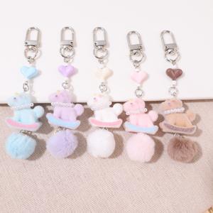 Breloque de sac en peluche floquée en forme de cheval avec cœur perlé, pompon, pendentif boule de poils, porte-clés, 2026 - Product Image 1