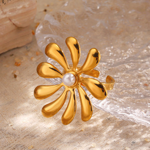 Anillo Floral Minimalista Chapado en Oro <span class=keywords><strong>de</strong></span> 18K Resistente al Agua y al Deslustre, <span class=keywords><strong>Anillos</strong></span> <span class=keywords><strong>de</strong></span> Acero Inoxidable con Incrustaciones <span class=keywords><strong>de</strong></span> Perlas Estilo Vintage <span class=keywords><strong>de</strong></span> Instagram - Product Image 3