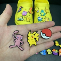 Nouveau dessin animé Pikachued sabot chaussure charme en caoutchouc souple bricolage accessoires personnalisé haute qualité chaussures décorations mignon Pokemoned chaussure charme