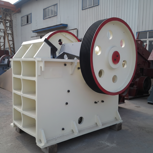 เครื่องบดกรามแบบขับเคลื่อนด้วยเครื่องยนต์ควบคุมด้วย PLC คุณภาพสูงจากโรงงาน สำหรับการผลิตหินปูน หินแกรนิต หินบะซอลต์ และหินรวม - Product Image 1