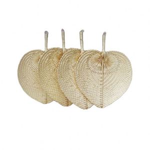 Abanicos de mano personalizables al por mayor de bambú vietnamita, con forma de corazón, tejidos a mano, de ratán y rafia, elegantes y en blanco. - Product Image 1