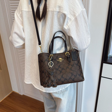 Sacs pour femmes en gros, ensemble de sacs à main 4 en 1, <span class=keywords><strong>sac</strong></span> fourre-tout de luxe, <span class=keywords><strong>sac</strong></span> à <span class=keywords><strong>bandoulière</strong></span>, pochette pour femmes - Product Image 5