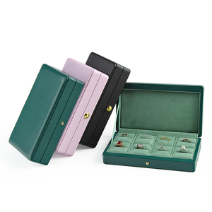 Présentoir à bijoux en velours blanc portable de luxe, ensemble bleu, avec bracelet en cuir personnalisable, plateau en bois rose, sac de rangement et présentoir à boucles d'oreilles - Vente en gros - Product Image 4