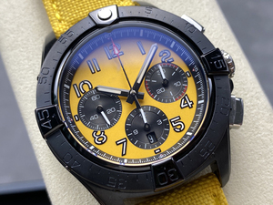 Nuevo reloj de lujo para hombre con esfera amarilla y cronógrafo multifunción estilo de diseñador personalizado al por mayor - Product Image 2