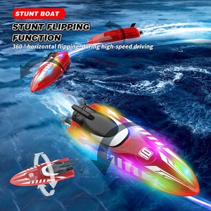 Bateau et navire télécommandés Flytec V777 Rouge avec éclairage LED éblouissant, double propulsion, cascades, 2 vitesses, pour enfants, piscines et lacs, jouet cadeau - Product Image 3