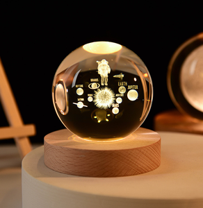 Lámpara LED 3D de Bola de Cristal de 6cm con Ilusión Óptica, Base de Madera Maciza Tallada a Mano, Soporte de Luz 3D de Madera, Moderna, USB, Regulable - Product Image 4