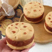 Balle anti-stress souple en forme de biscuit, à remontée lente, jouet sensoriel en TPR, biscuit sandwich réaliste, son croquant, à presser, pour adultes, bureau