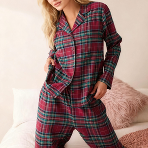 Pijamas Navideños Familiares al por Mayor, Pijamas Personalizados a Juego, Conjuntos de Pijamas Familiares de Algodón, Ropa de Dormir Navideña para Mujer de Fábrica - Product Image 1