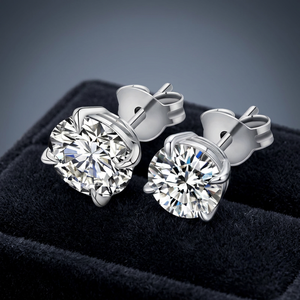 Pendientes Clásicos con Diamantes Cultivados en Laboratorio, Oro Sólido de 18k, Unisex, Joyería Fina Elegante, Brillo Brillante, Corte de Lujo para Uso Diario - Product Image 1