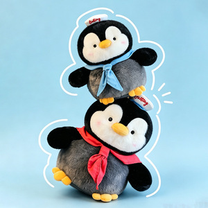 Peluche pingouin brodée mignonne avec écharpe en tissu de coton et chapeau de marin en fourrure grise douce et moelleuse - 31cm-50cm Décoration - Product Image 3