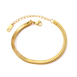 Pulsera de Cadena de Moda, Chapada en Oro de 18k, Aleación de Zinc, Colgante de Corazón, Joyería para Mujer, Diseño Geométrico, Estilo de Eslabones Suaves - Product Image 5