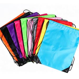 Sacs de sport portables à cordon de serrage en polyester de couleur unie, vente en gros à bas prix - Product Image 1