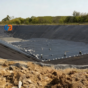 Feuille de géomembrane HDPE anti-UV pour applications aquacoles, de barrages, d'ingénierie civile et industrielle - Product Image 4