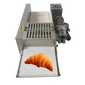 Máy Cuộn Croissant 110V 220V 60-100 Chiếc/Phút Máy Làm Bánh Croissant Mini Để Sử Dụng Tại Nhà