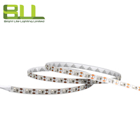 Une lampe Découpable SMD 2835 60leds par mètre Vert Flexible led bande lumineuse pour chambre vacances décoration intérieure