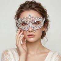 Masque de danse sexy avancé orné de diamants, idéal pour les fêtes d'anniversaire, les accessoires d'Halloween et les ensembles cadeaux – Vente Flash