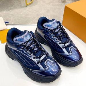 Chaussures de marche décontractées de luxe pour hommes, chaussures de sport légères et tendance pour femmes, baskets d'extérieur personnalisées de marque - Product Image 1