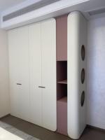 Armoire en verre trempé avec cadre en aluminium et panneau anti-humidité pour zone de chambre principale côtière humide