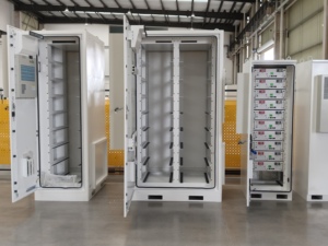 ระบบจัดเก็บแบตเตอรี่ลิเธียม WATTSOLAR 112KWH 215KWH 241KWH แบบตู้ BESS กำลังไฟ 50KW 100KW 125KW ระบบไฮบริดออลอินวัน - Product Image 2
