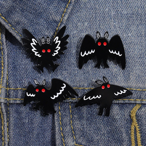 Alfileres de esmalte Mothman, broches de animales de criatura <span class=keywords><strong>Invisible</strong></span> de ojo rojo personalizados, insignias de solapa, Pin Punk gótico, <span class=keywords><strong>regalo</strong></span> de joyería <span class=keywords><strong>para</strong></span> amigos - Product Image 1