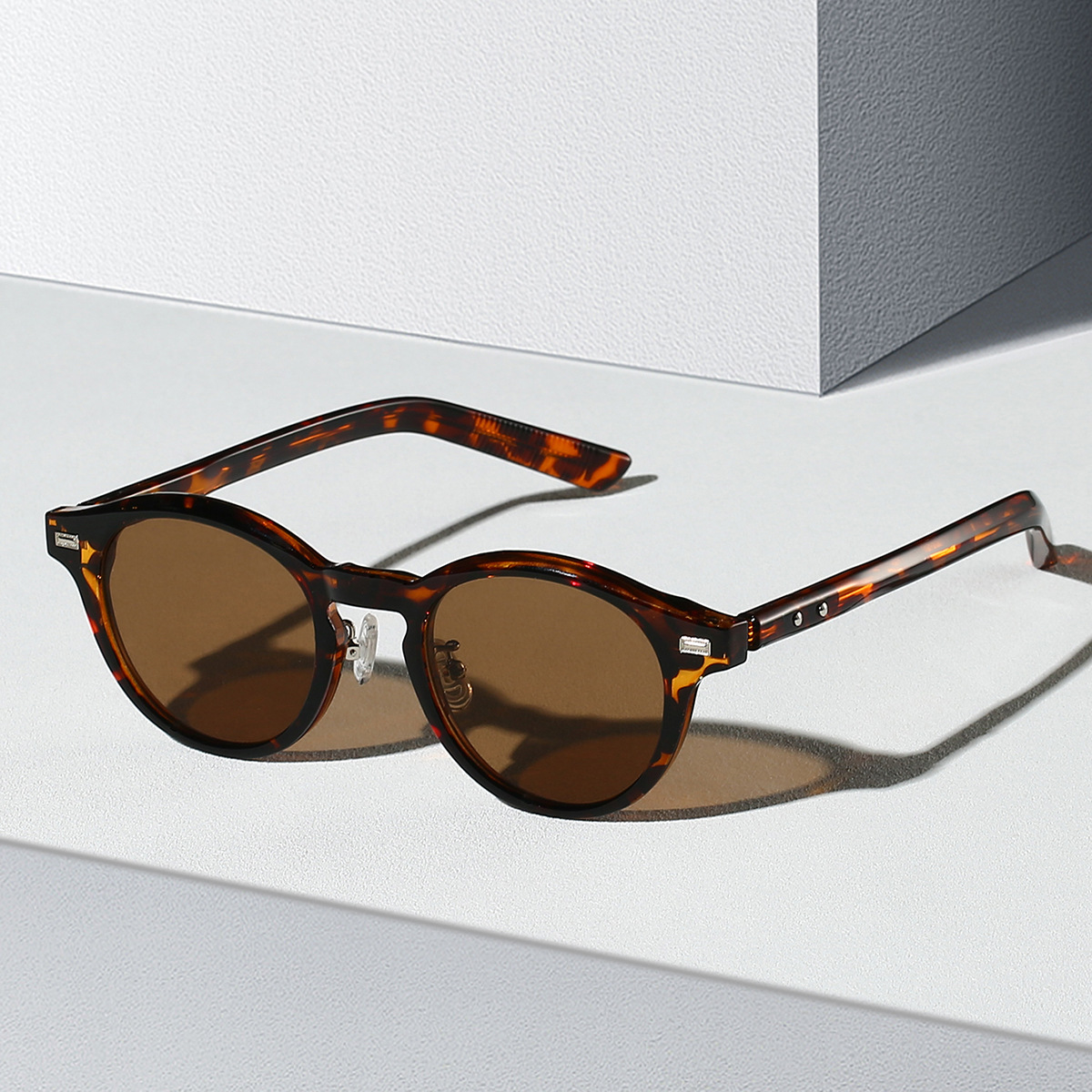 plateau à thé avec cadre en écaille de tortue