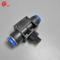 Conector Neumático Rápido para Manguera, Superficie Lisa de PP, Codo en Ángulo Recto de 90 Grados Tipo L, Marca QTD, Estándar DIN, Certificado ISO 9000