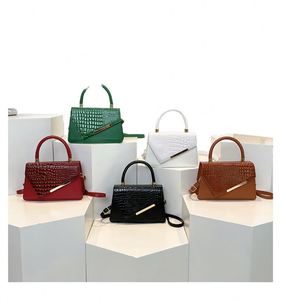 Bolso Bandolera de Cuero con Forma de Búho, Estilo Punk Europeo y Americano, para Mujer - Product Image 1