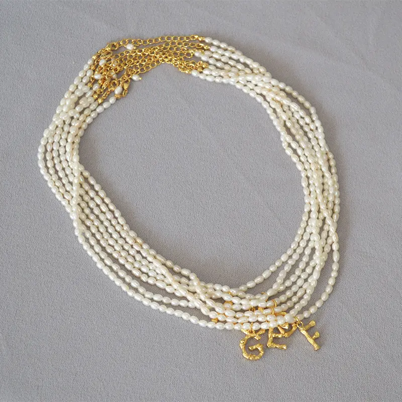 Élégant collier ras du cou avec perles d'eau douce en plaqué or, design original, fait à la main, avec pendentif lettre, 2021
