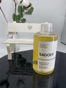 Tónico Líquido Vegano de Lujo Hidratante y Antiarrugas con 7% de Ácido Glicólico y Solución que Ajusta el Color para Todo Tipo de Piel - Product Image 5
