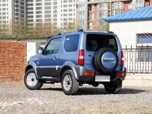 Suzuki Jimny Euro IV, SUV compact tout-terrain avec une puissance de 100-150 ch, idéal pour les amateurs de plein air et les projets personnalisés - Product Image 4