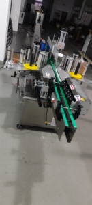 Hochpräzise Selbstklebende Etikettiermaschine für Tomatensoßen-Quetschflaschen Einseitige Etikettierung - Product Image 3