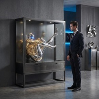 Luxuriöse Kunstharz-Elektroplattierte Künstlerische Menschliche Figur-Skulptur mit Mode-Thema für Inneneinrichtung