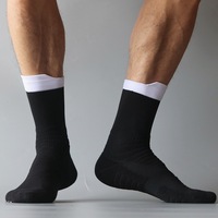 Chaussettes en éponge épaissi Mix Basketball Sports professionnels Tennis Badminton Chaussettes de course en plein air Absorption de la sueur