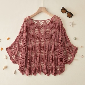 Blusa Feminina Boêmia de Poliéster Respirável com Vazados, Manga Morcego, Caimento Regular, para Praia e Verão - Product Image 2