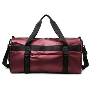 Sac de sport pour homme personnalisé en gros, sac de sport tendance avec séparation sèche et humide, sacs de yoga d'extérieur avec fermeture à glissière pour la salle de sport et les voyages - Product Image 4