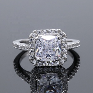 Модное обручальное серебряное кольцо с муассанитом 925 2,5 карат - Product Image 1