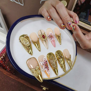 Patrón cuadrado de cubierta completa de acrílico de lujo dorado Diseño tallado prediseñado de longitud media 10 piezas <span class=keywords><strong>Uñas</strong></span> usables - Product Image 5