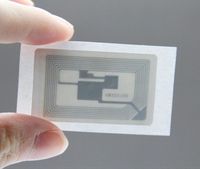 Lecture longue portée de balises RFID UHF 860-960 MHz (5,5 m) pour la gestion des stocks textiles et les systèmes de suivi d'entrepôt