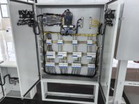 Armoire de commande électrique triphasée à quatre fils assemblée sur mesure, coffret de distribution industriel extérieur basse tension