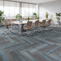 Dalles de moquette de bureau commerciales modernes et rembourrées en polypropylène ECO de couleur unie