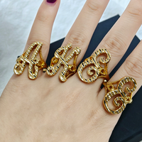 QIUHAN Bagues initiales torsadées vintage plaquées or antique pour femme, cadeau d'anniversaire personnalisé avec alphabet creux