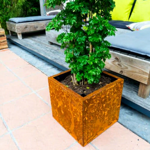 Macetero Cuadrado Alto de Acero Corten para Exterior, Estilo Rústico, de 16 Pulgadas, Ecológico, para Decoración del Hogar y Jardín - Product Image 1