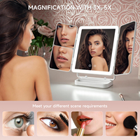 Miroir de maquillage LED pliable à trois volets avec grossissement 1X 3X 5X, boîte de rangement, base, angle réglable, rechargeable par Type-C